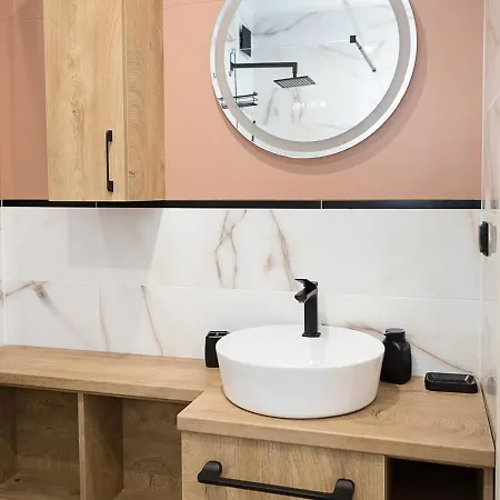 1br Luxury With Sea View And Parking Space דירה וארנה