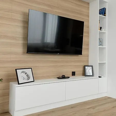 1br Luxury With Sea View And Parking Space דירה וארנה